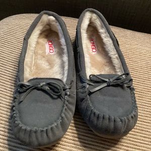 Grey fur moc with rubber soled